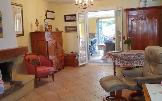 Viager occupé face à la mer port de Bouc 13 110