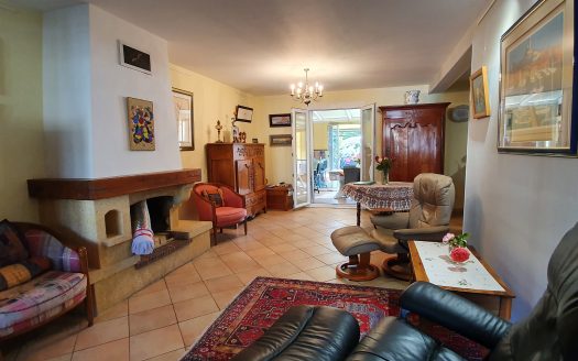 Viager occupé face à la mer port de Bouc 13 110